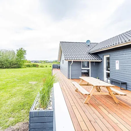 8 Person Holiday Home In Tarm Feriehus *